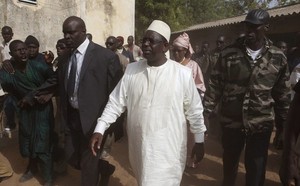 Macky Sall se débarrasse des calots bleus