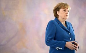 Merkel aborde le sommet de Bruxelles affaiblie et isolée