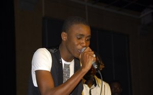 Wally Seck à Paris pour rentre visite à son enfant qu’il a eu avec Penda Niang