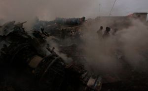Scènes de pillages à Lagos après le crash d'un avion
