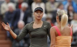 Roland-Garros: la chute de Li Na ouvre la voie à Sharapova