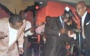 Abdou Mbaye et Youssou Ndour savourent un tube de Thione "Ballago" Seck