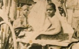 Photo-Souvenir: Mame Maodo Sy avec Mame Habib Sy et Mame Abdoul Aziz Sy