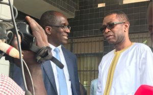 Coronavirus – Youssou Ndour remet un important lot de produits sanitaire au ministre de la Santé