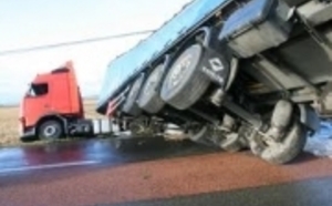 Nouadhibou: Un camion citerne transportant du gaz tombe en plein centre-ville