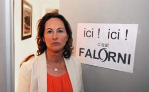 Affiche de Falorni: Royal dénonce "des méthodes de voyou"