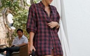 Miley Cyrus habille le haut... mais pas le bas