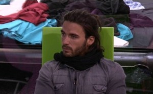 Secret Story : Capucine et Ginie à fond sur Thomas