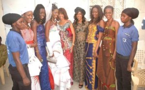 Photo : Sophia Thiam lors de son mariage avec ses copines