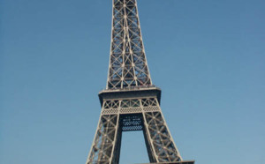 Il escalade la Tour Eiffel et se tue