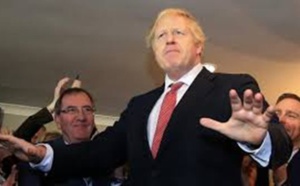 Coronavirus : Johnson hospitalisé, "toujours aux commandes"