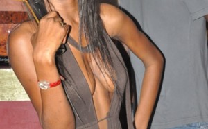 Voici la très sexy Katouche, une nouvelle star de la mode