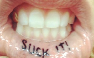 Ke$ha nous montre son nouveau tatouage