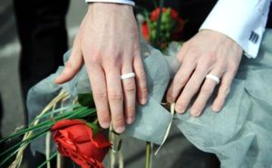 Le gouvernement annonce le mariage gay pour 2013