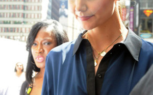Katie Holmes juge invitée dans Project Runway
