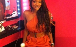 Le mannequin Haby Taylor Sall: une beauté noire d’origine sénégalaise.