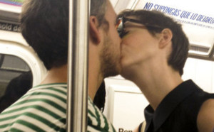 Anne Hathaway et Adam Shulman amoureux comme au premier jour