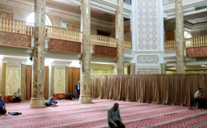 Coronavirus: net rebond du nombre des victimes en Iran qui rouvre des mosquées
