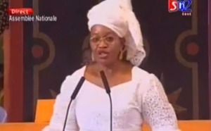 Assemblée nationale: Aida Mboji huée 