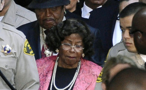 Katherine Jackson partagera la garde de ses petits enfants avec TJ