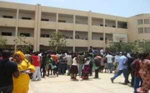 Education: redémarrage incertain des classes 