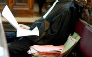 Jugés pour avoir enterré un couple de Gays vivant!