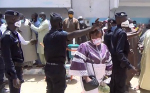 VIDEO - Funérailles chez Modou Lô: La police disperse la foule