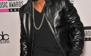 Usher : Son ex femme l'accuse de profiter de la mort de son fils