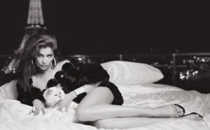 Laetitia Casta, une chatte sur un shooting brûlant