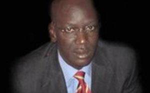 "Mais de quel droit le professeur Arona Coumba Ndofène Diouf se permet d’insulter...?"