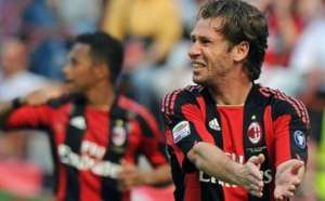 Officiel : Cassano file à l’Inter Milan, Pazzini au Milan AC !