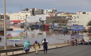 Dakar patauge dans les eaux
