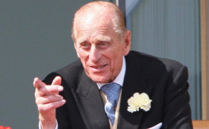 Le prince Philip montre ses joyaux de la couronne en Ecosse