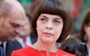 Mireille Mathieu critique l'action des Pussy Riot