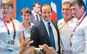 À Londres, Hollande soigne sa relation avec Cameron