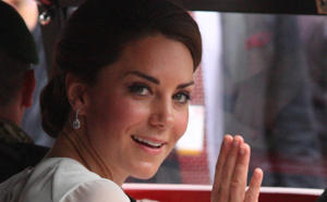 Photos- Kate Middleton tâche de garder le sourire