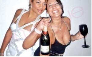 Natacha et sa copine Charlotte en mode "Blow"