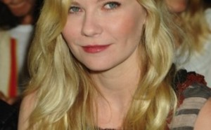 Kirsten Dunst dévoile une bague en diamant !