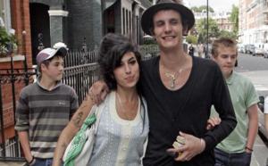 L'ex-mari d'Amy Winehouse reconnaît l'avoir incitée à se droguer