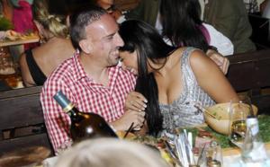 Franck Ribéry et sa femme Wahiba, fidèles à la fête de la bière