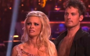 Les larmes de Pamela Anderson, première éliminée de Danse avec les stars
