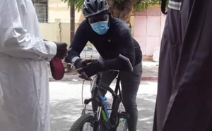 Vidéo - Regardez comment le ministre Abdou Karim Fofana se détend en se baladant sur un vélo dans sa commune...