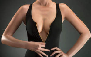 Pourquoi les hommes aiment-ils les seins?