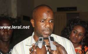 Malick Noel Seck "tire" sur Barthélémy Dias