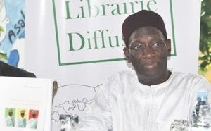 Le Général Niang présente "Mémoires synchrones du fleuve de mon destin’'
