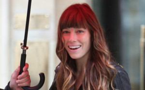 DIAPO Jessica Biel fait son shopping à Paris