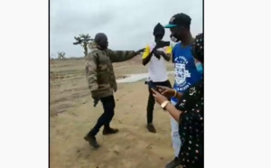 VIDEO/ Ndingler : Un homme armé menace des députés en visite sur le site attribué à Babacar Ngom
