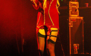 Taylor Momsen : Nue dans son nouveau clip