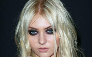 Taylor Momsen: complètement nue dans son nouveau clip
