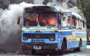 [Urgent-Audio] Deux bus Dakar Dem Dik brûlés par des Thiantacounes